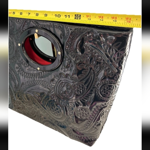 EUC♠️KATE SPADE♠️ LARGE EMBOSSED CLUTCH - Picture 6 of 11